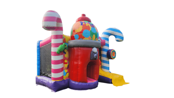 Château gonflable sur le thème des bonbons, décoré avec des sucres d’orge géants rayés rose et bleu, une grande entrée rouge en forme de bonbonnière et des motifs colorés. Équipé d’un toboggan jaune latéral. Dimensions : 4 mètres de longueur, 4 mètres de largeur et 3,5 mètres de hauteur, conçu pour accueillir 6 à 12 enfants. Location disponible. | Le Paradis de Tigrou