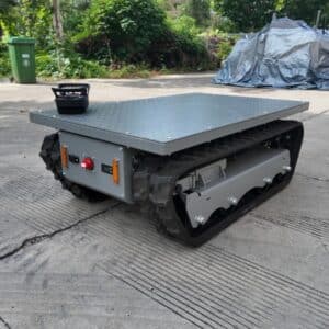 Location plateforme à chenilles – 1 tonne Idéale pour le transport de matériel lourd lors d’événements : planchers de chapiteaux, structures, matériel de scène, etc. Capacité : jusqu’à 1 tonne. Location chez Le Paradis de Tigrou